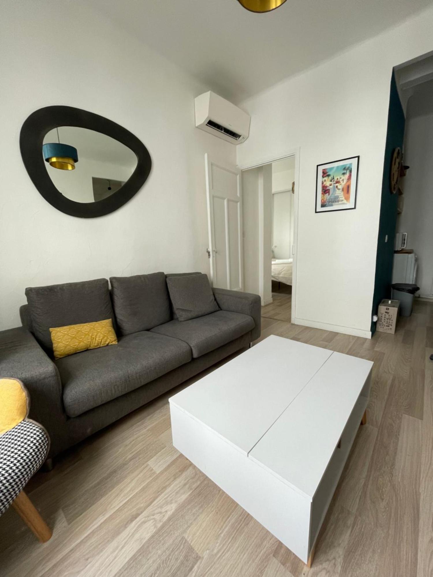 Appartement De La *